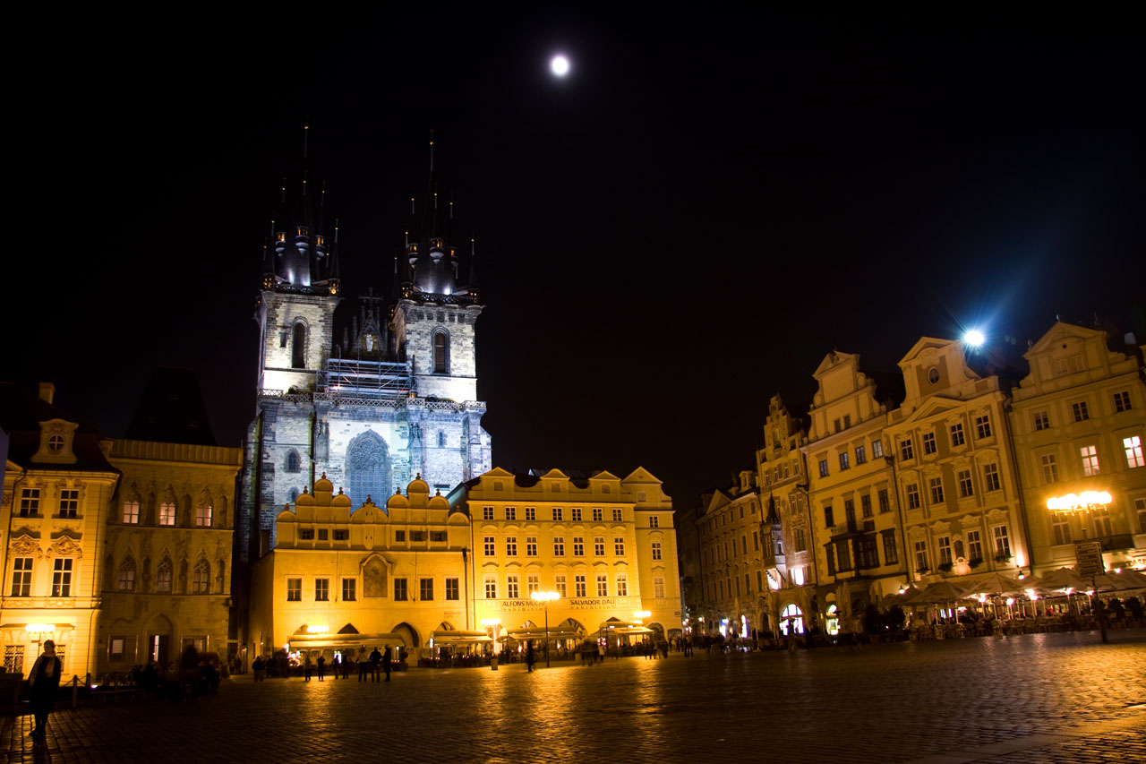 http://www.tunliweb.no/Bilder_SM/_album_Praha2/B9-praha.jpg